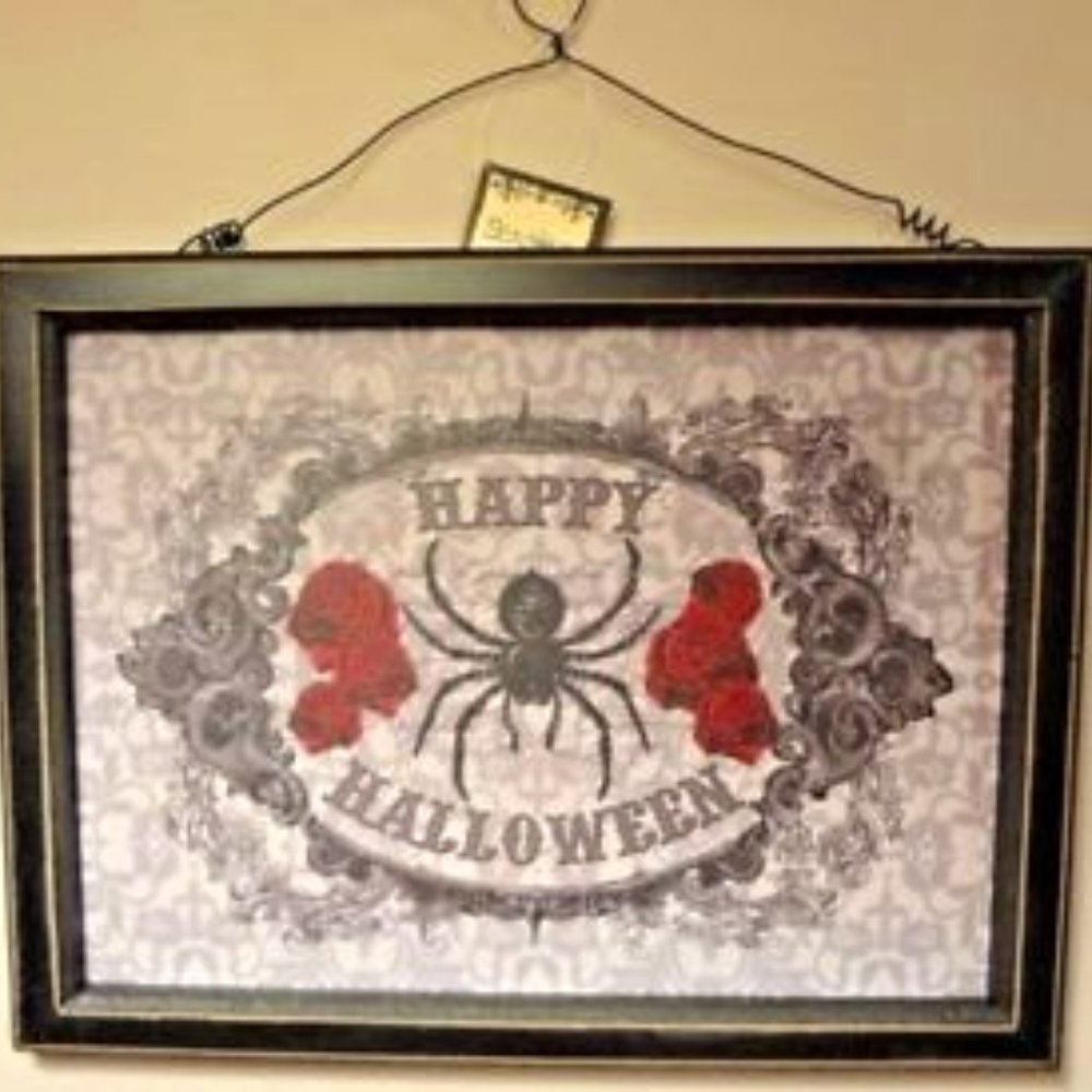 "Happy Halloween" Spider Lace Sign